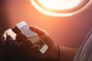 Smartphones Take Over As Airlines Phase Out In-Flight Screens